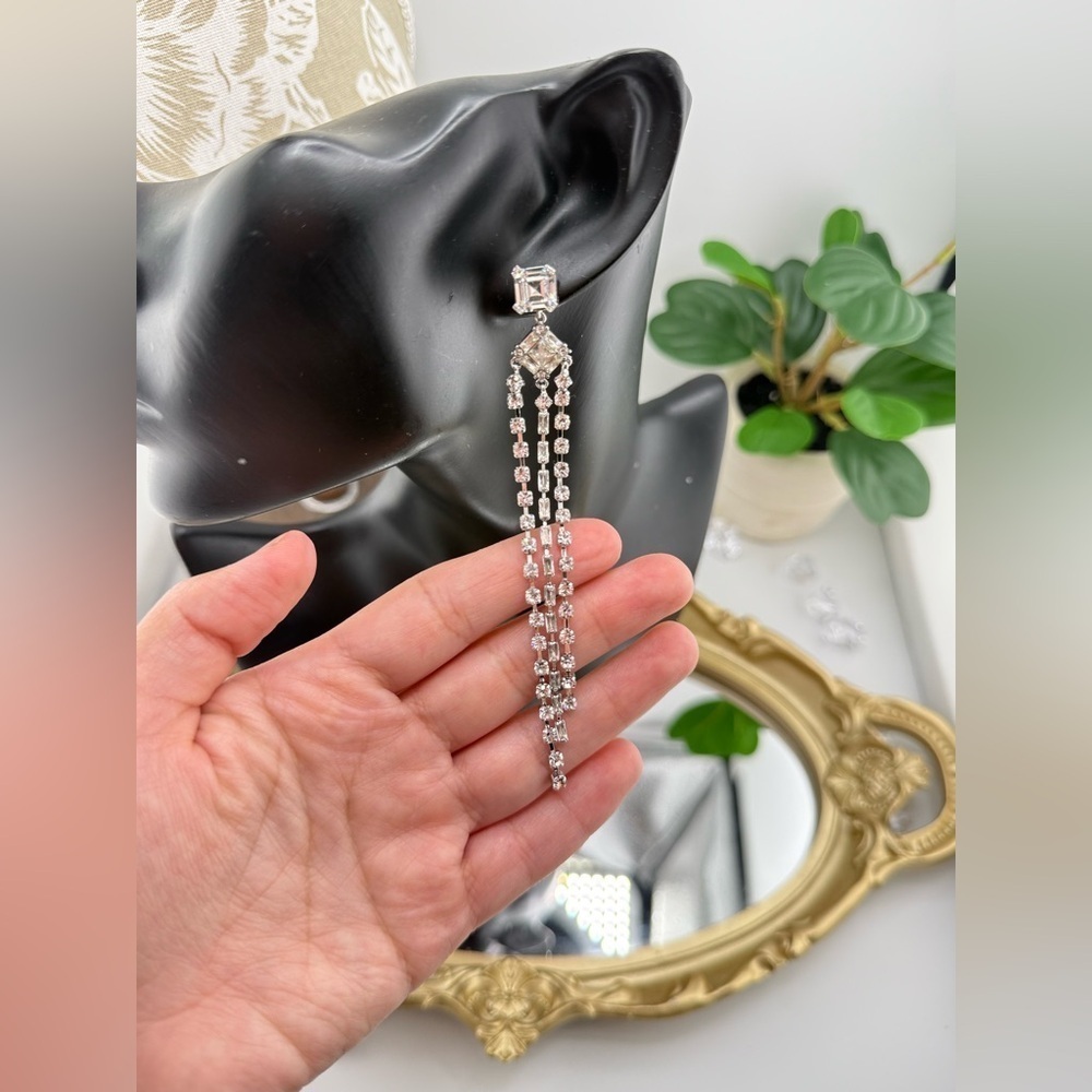 Kate Spade Silver-Tone Shimmy Fringe Earrings - Picture 3 of 10
